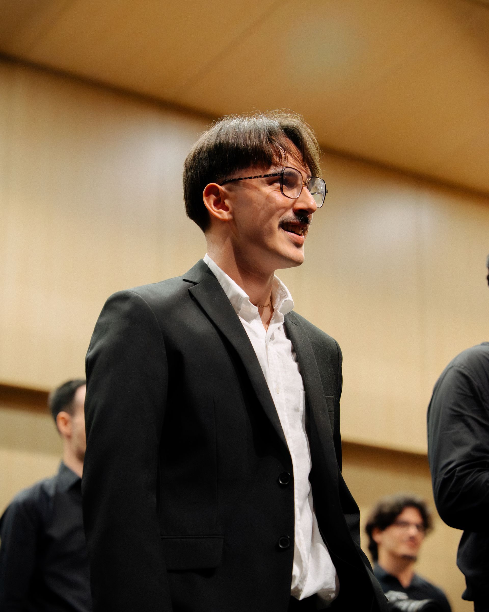 Guillermo López Calleja saludando al final del concierto